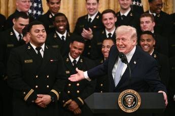 Stretto di Hormuz, Trump prepara fase 2 con navi e marines. Londra concede basi agli Usa