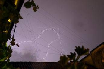 Torna l’inverno con freddo e neve a 400 metri, allerta meteo oggi sull’Italia