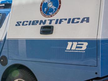 Triplice omicidio a Roma: uccisi padre, madre e figlia di 8 anni. Il figlio ferito non è in pericolo di vita