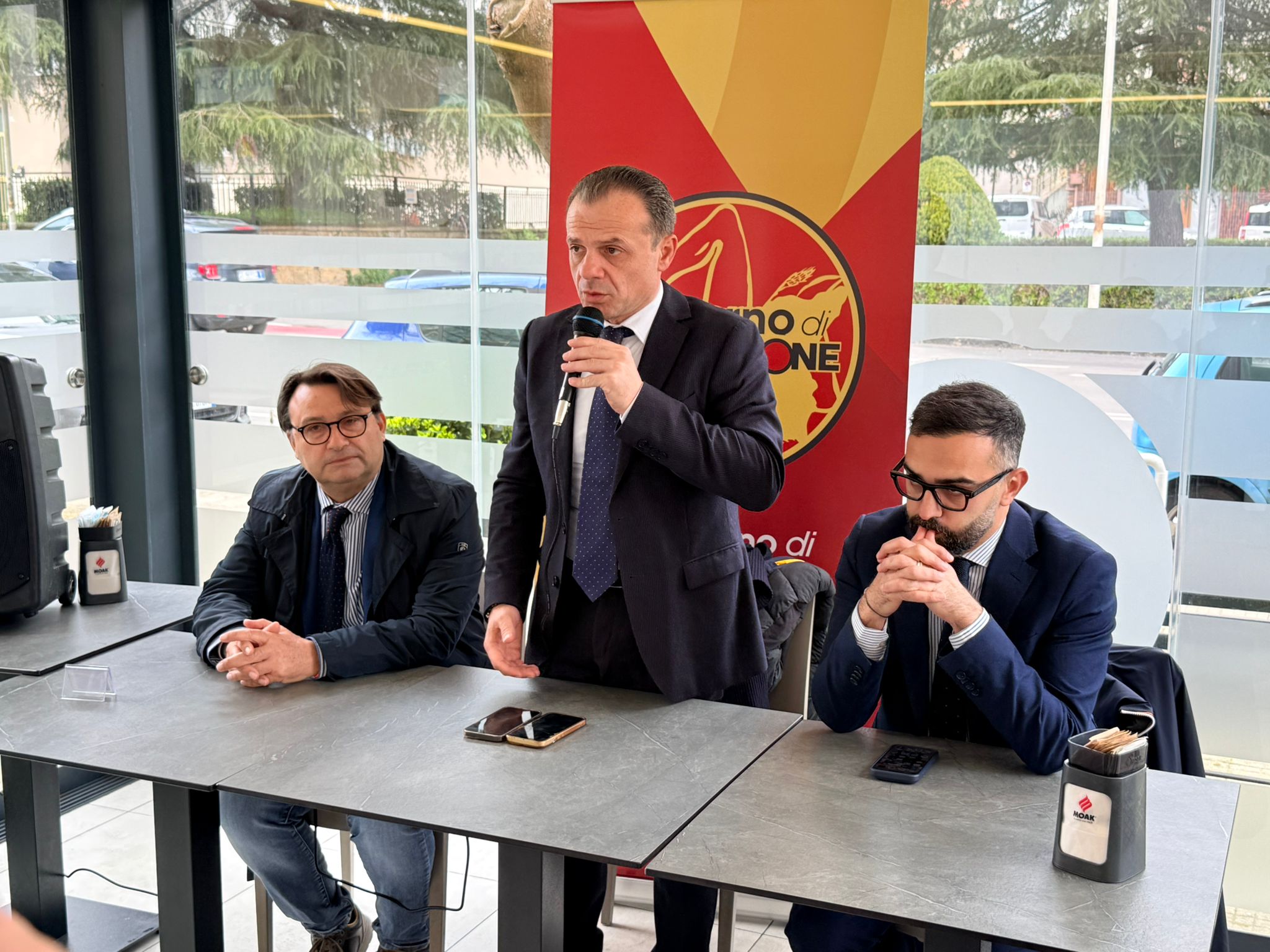 Tour di presentazione del “Governo di Liberazione”: tappa a Caltanissetta. De Luca: “Cambiare la Sicilia”