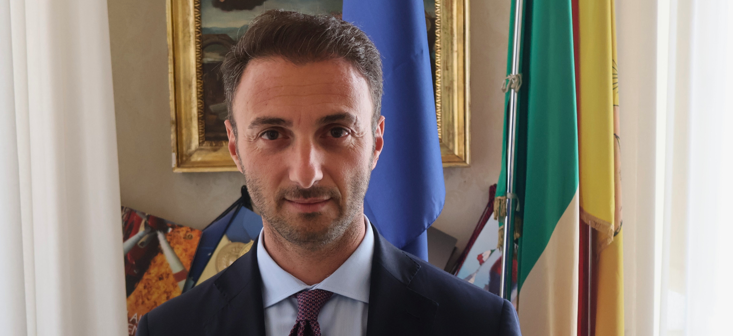 Caltanissetta. Area Food per la Settimana Santa, la replica: “Gambino fa polemiche, ma dimostra di non conoscere le posizioni dei rivenditori di frutta secca e torroni”