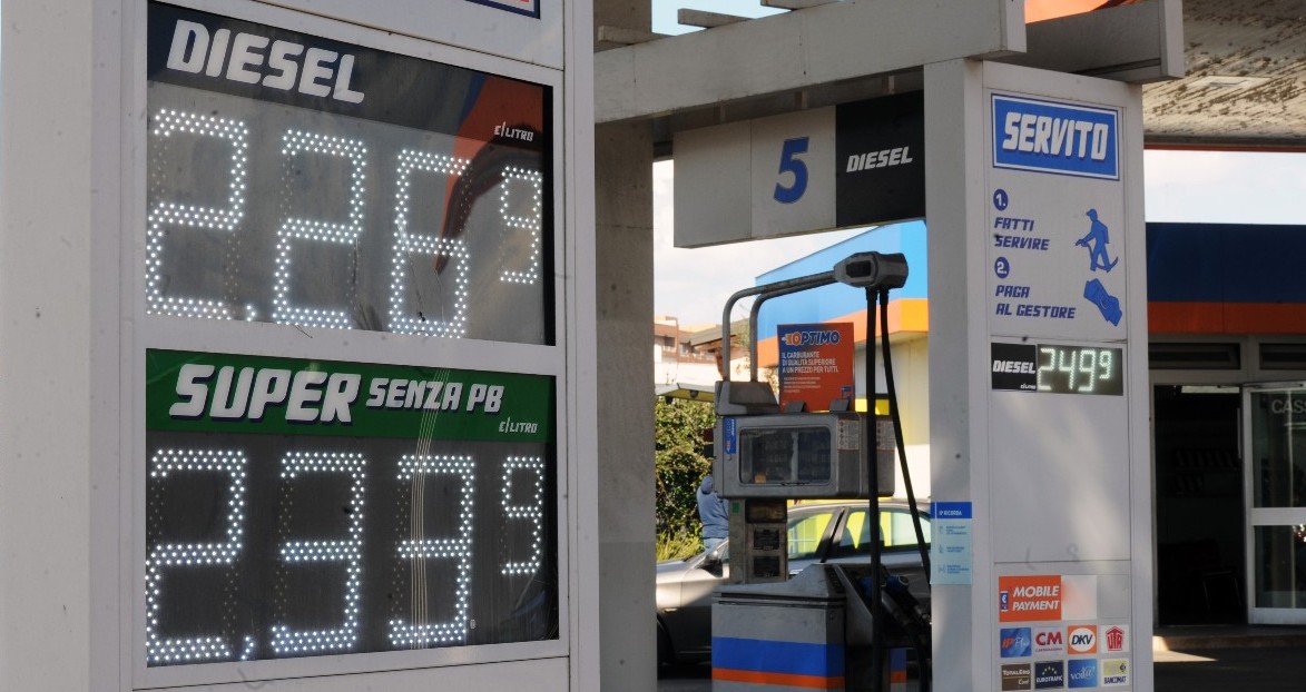 Sicilia Caro Carburanti. Codacons porta il caso in Procura: nel mirino possibili anomalie sui prezzi alla pompa