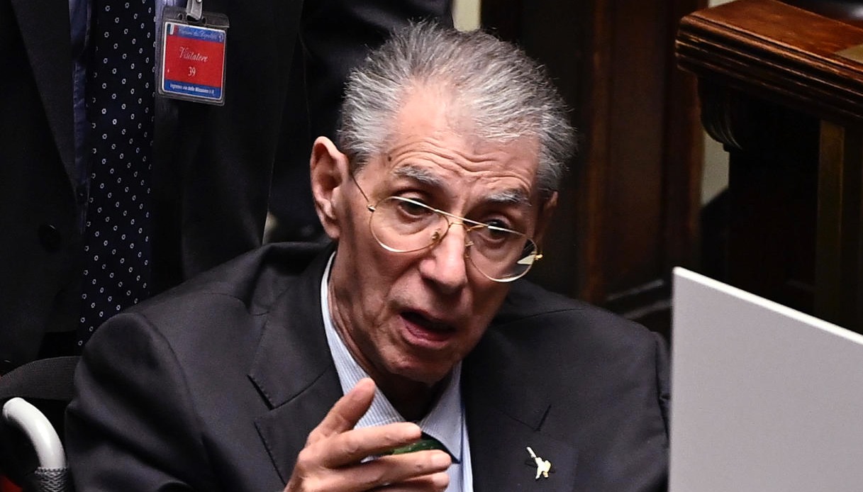 Morto ‘senatur’ Bossi, la Lega perde il suo fondatore