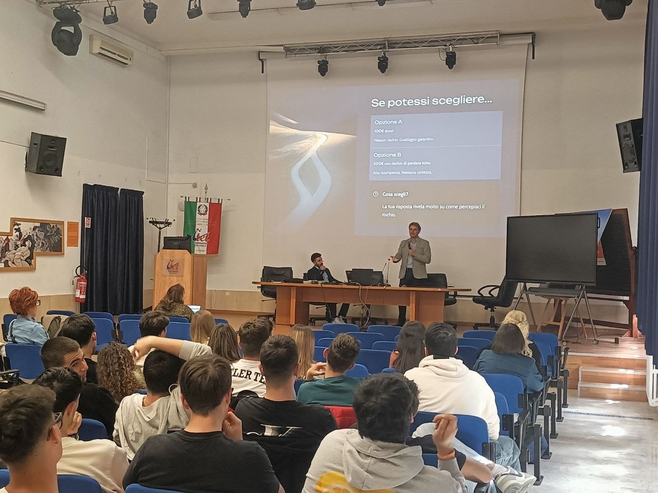 Caltanissetta. All’Itet “Rapisardi” incontro sull’educazione finanziaria promosso da Trading Bull Club ed Elementi Design