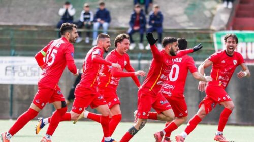 Serie D. La Nissa non vuol smettere di sognare: al “Tomaselli” c’è il Gela per un derby provinciale da vivere e da vincere