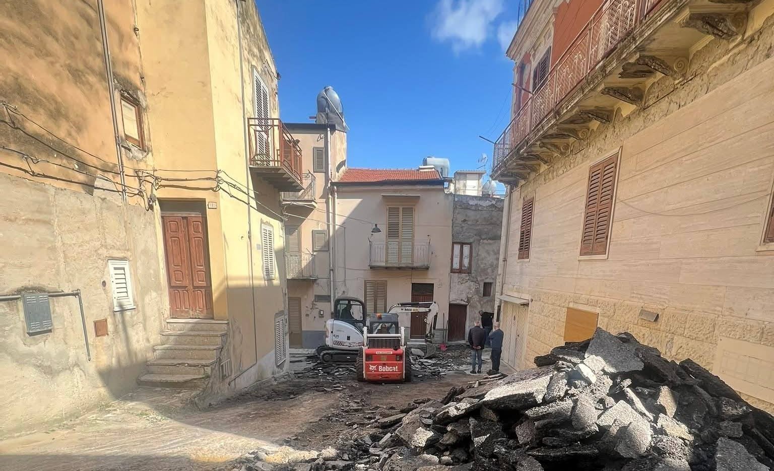Campofranco. al via i lavori per far rifiorire il centro storico in via Ippolito e via Petix