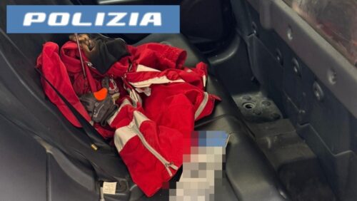 Si fingono soccorritori della Croce Rossa per tentare furto in appartamento, ma vengono scoperti, e uno dei ladri è arrestato dalla Polizia