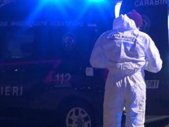 Asti, uccide ex moglie e compagno a roncolate e poi si toglie la vita gettandosi dal castello
