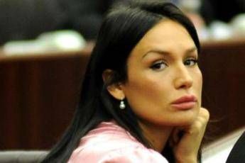 Caso Ruby, ‘Mi Manda Rai3’: Nicole Minetti graziata da Mattarella “per motivi umanitari”