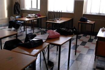 Colta da malore in classe, insegnante muore durante la lezione