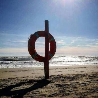 Estate a rischio per l’oasi dei naturisti di Capocotta: “Senza chiosco vittime di intimidazioni e guardoni”
