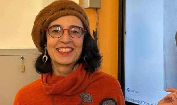 L’ultimo saluto di studenti e docenti del Vittorio Emanuele II di Palermo a Giovanna Somma: l’insegnante è morta in aula durante le lezioni