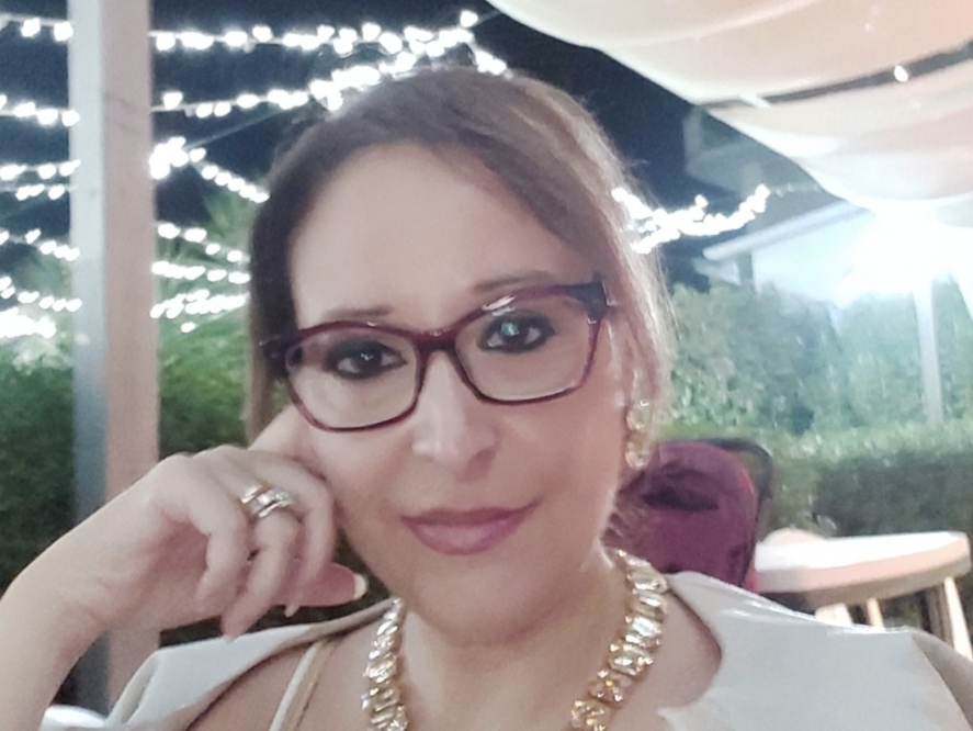 Educare alla relazione nell’era dell’IA: il nuovo saggio di Claudia Montana sulla sfida di “custodire l’umano”