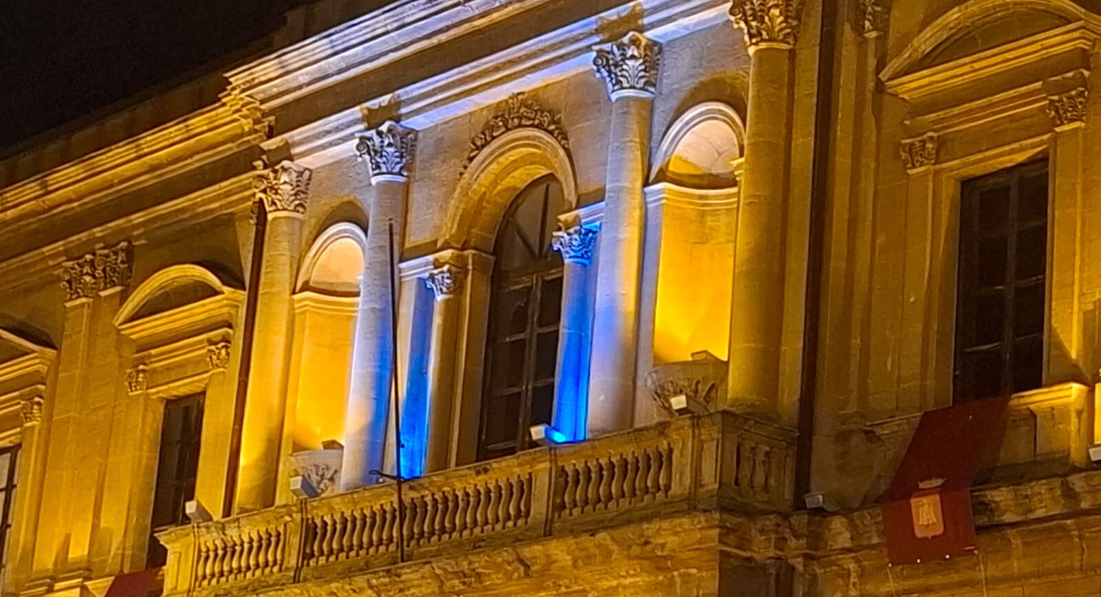 Caltanissetta, Giornata Mondiale della consapevolezza sull’Autismo: una luce blu da Palazzo del Carmine. L’Assessore Pasqualino: “Siamo qui per non lasciare indietro nessuno, mai”