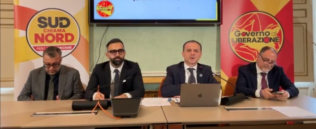 Primi deputati ScN firmano dimissioni per sciogliere Assemblea siciliana, De Luca: “Entro il 31 luglio serve raccoglierne 36, in Sicilia regna vannamarchismo”