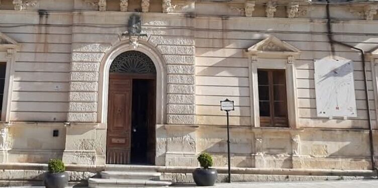 Dopo 5 anni madre etiope riabbraccia i tre figli che arrivano in Italia, ricongiungimento grazie al comune di Canicattini Bagni e agli operatori Passwork