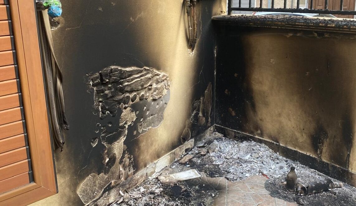 Gela, incendiata area esterna della casa dell’assessore Luigi Di Dio