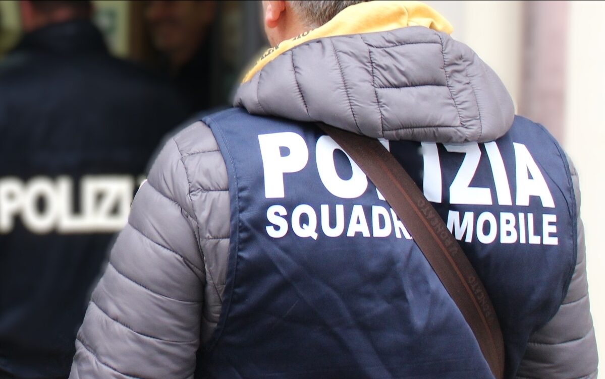 Caltanissetta, rapina alla tabaccheria di Via San Domenico: due 30enni arrestati dalla Polizia