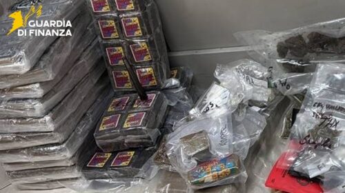 GdiF Caltanissetta, contrasto al traffico di stupefacenti: sequestrati 23 kg di droga e 86mila euro