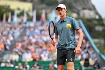 Sinner, infortunio contro Machac a Montecarlo? Jannik chiede time-out medico: cos’è successo