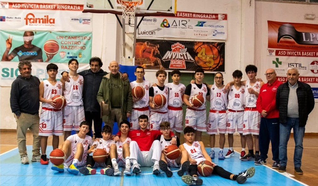 Basket giovanile. L’Invicta Under 15 chiude il campionato al primo posto, ma per differenza canestri di 7 punti non va alle Final Four