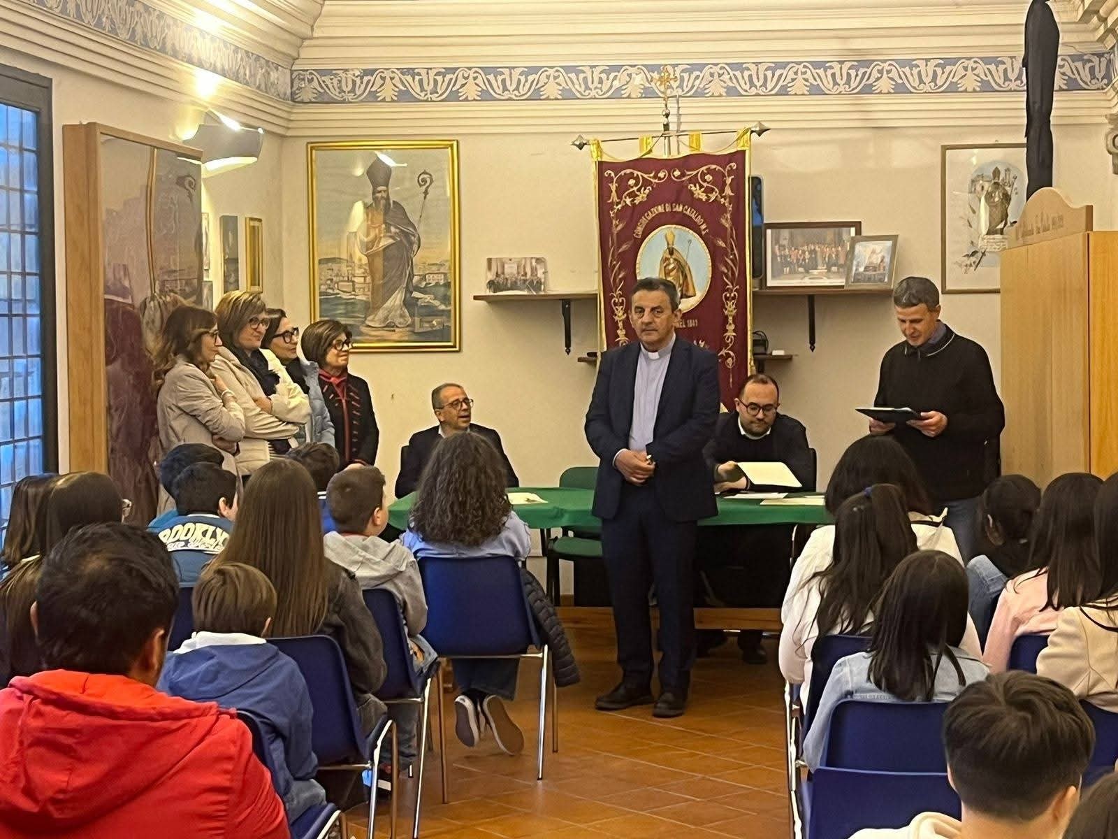 “Amiamo il Patrono”: grande partecipazione degli alunni delle scuole cittadine al concorso promosso dalla Confraternita di San Cataldo