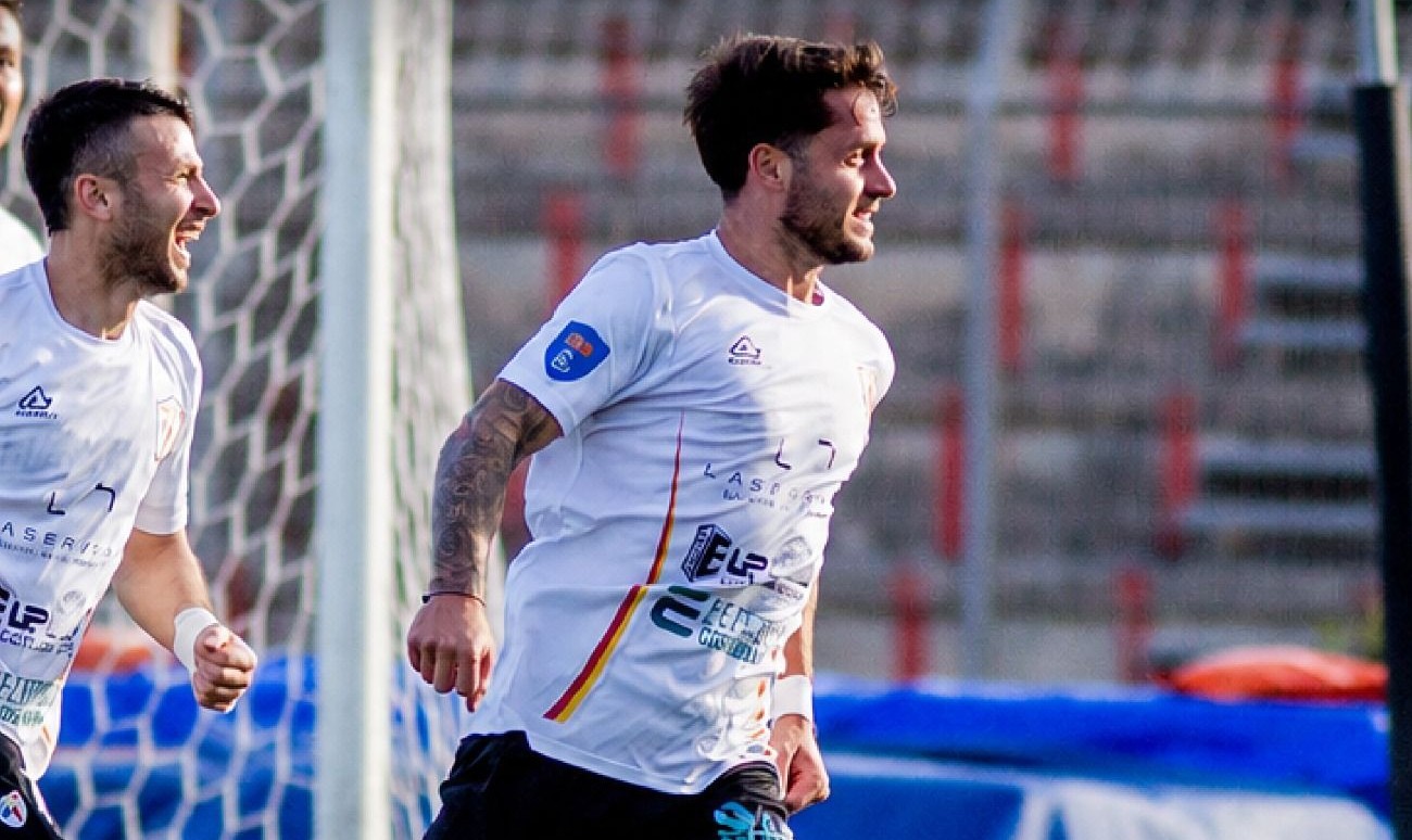 Serie D. La Nissa batte 4-0 la Gelbison nella semifinale play off e in finale affronterà la Reggina al “Tomaselli”