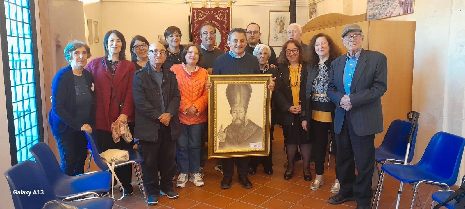 San Cataldo. Donato alla Confraternita un quadro del Patrono dall’Associazione “Il Pettirosso”