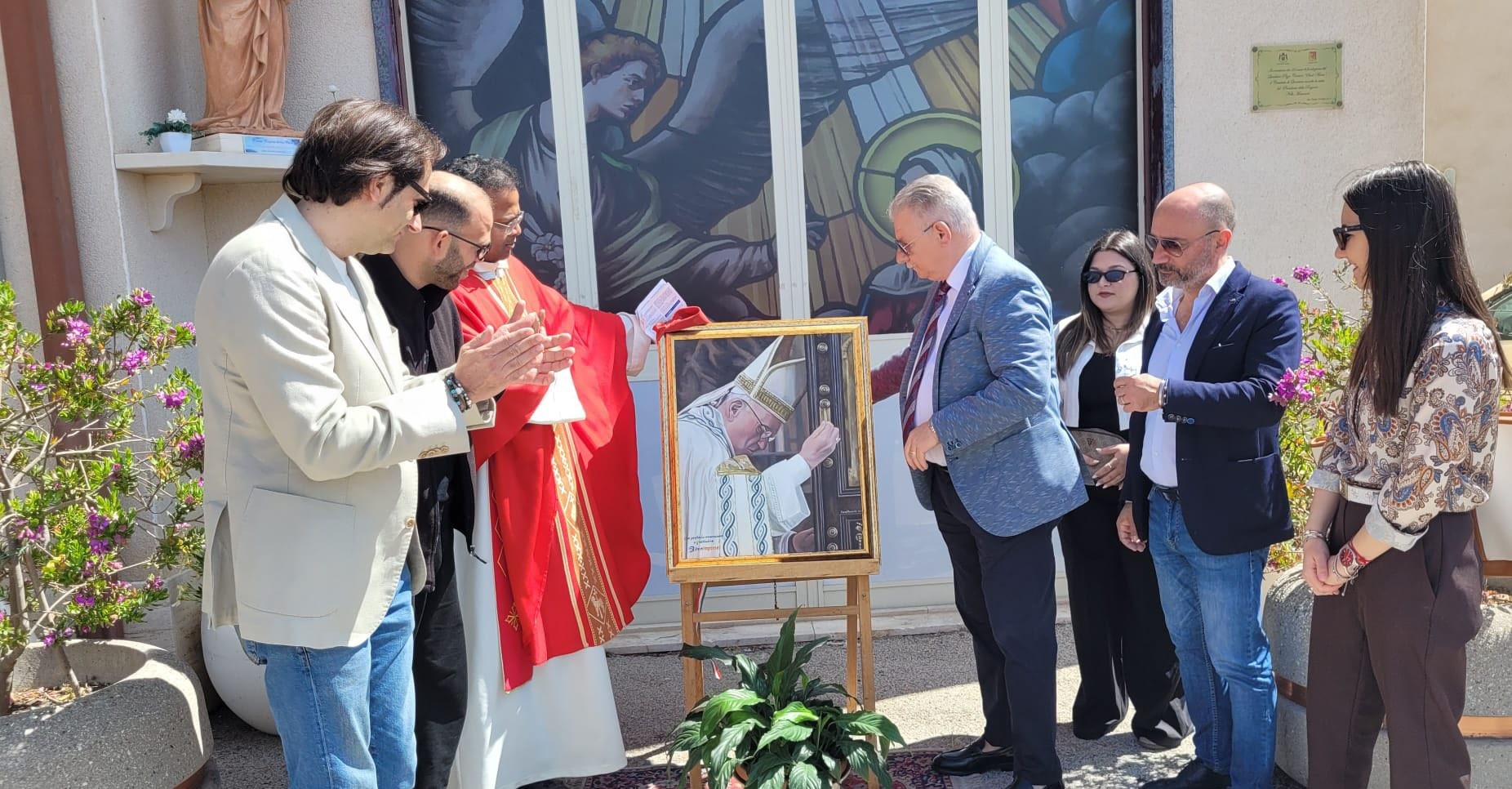 San Cataldo. Donato da Fenimprese al quartiere di Pizzo Carano – Sant’Anna  quadro raffigurante Papa Francesco