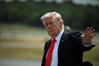 Dazi, ultimatum di Trump all’Ue: “Rispetti accordo entro 4 luglio o tariffe aumentano”