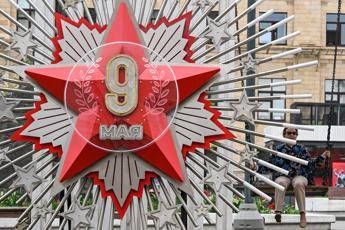 Giorno della Vittoria, oggi a Mosca la parata sottotono. Al via tregua di tre giorni con l’Ucraina