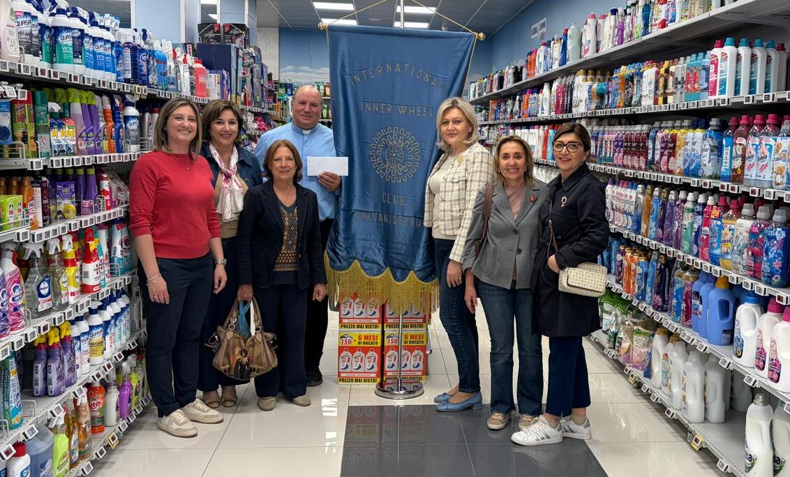 L’Inner Wheel di Caltanissetta dona prodotti per l’igiene alla Parrocchia Santa Croce