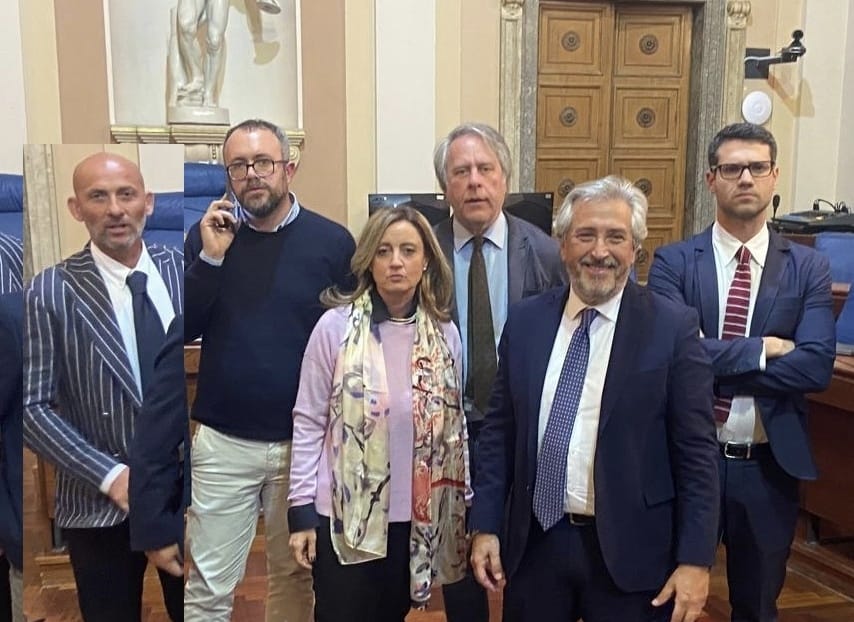 Caltanissetta. Contributo autobotti, l’opposizione: “L’acqua è un bene primario e il Comune ha il dovere politico e amministrativo di dare seguito agli impegni assunti in aula”