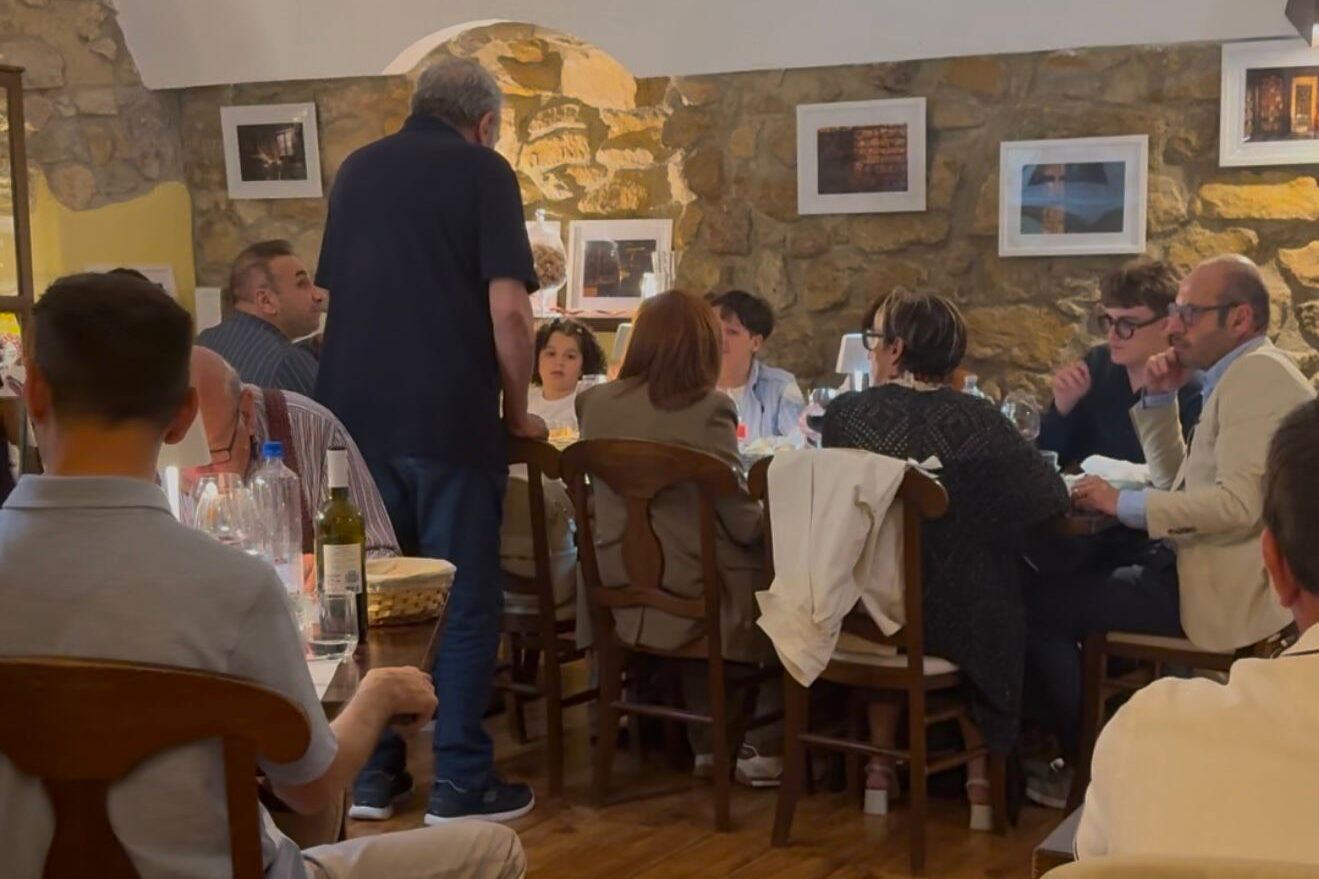 Caltanissetta. Gentilezza in tavola, una comunità che si ritrova per sostenere Obiettivo Casa: sala piena e cuori conquistati alla cena solidale per ConSenso