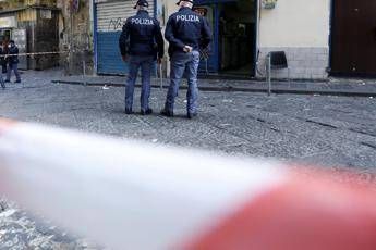 Lite tra ragazzini in centro a Napoli, accoltellato 14enne: 15enne fermato per tentato omicidio