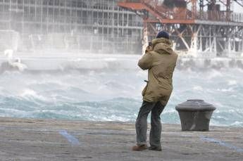 Meteo, nuova allerta della Protezione Civile: venti di burrasca e temporali al Centro-Nord