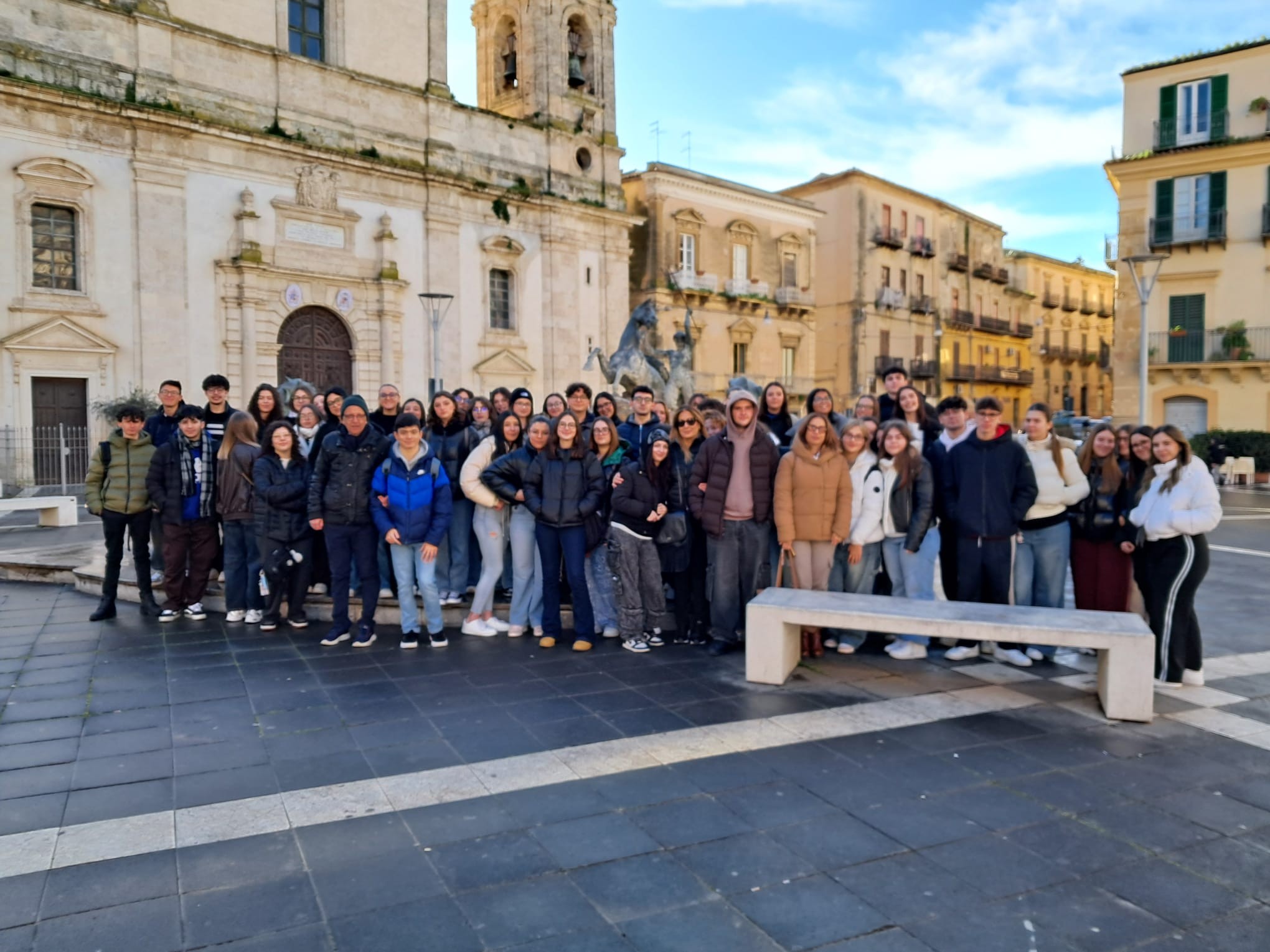Caltanissetta. Smart Hospitality: un ponte tra accoglienza, innovazione e valorizzazione del territorio. Successo per il progetto FSL dell’IISS “Luigi Russo”
