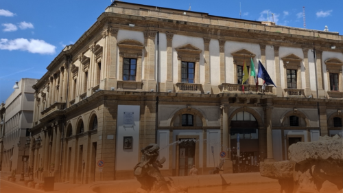 Caltanissetta. Palazzo del Carmine si illumina di arancione per la sensibilizzazione dedicata alle sindromi di Ehlers-Danlos