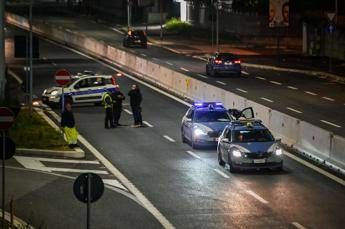 Roma, incidente dopo inseguimento sul Gra: coinvolte 4 auto, traffico in tilt. Fermato un uomo