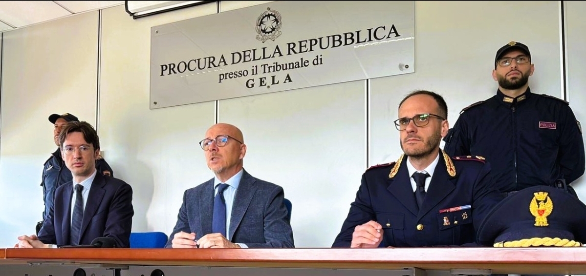 Commerciante di gioielli aggredito e rapinato a Gela, eseguiti dalla Polizia 2 fermi