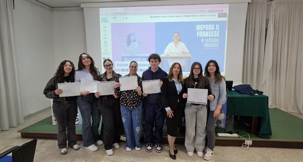 Caltanissetta, all’Istituto “Luigi Russo” consegnate le certificazioni di francese delf B1 a sei studenti del Liceo Linguistico
