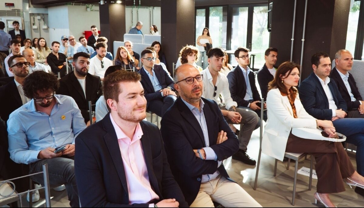 Gela, una visione rivolta a un futuro diverso: confronto e partecipazione all’incontro “Io resto! Tu, torni?”