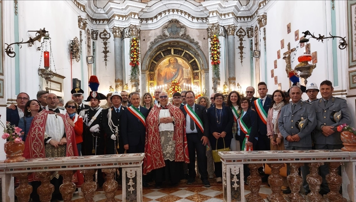 Grande partecipazione a Gangi per la tradizionale processione dedicata allo Spirito Santo