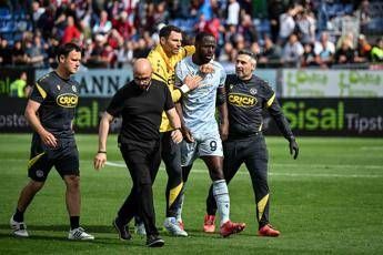 Serie A, Davis accusa Dossena di razzismo: “Mi ha chiamato scimmia”. La replica: “Non è vero”