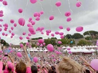 Tumori, in 200mila a Roma per ‘Race for the cure’