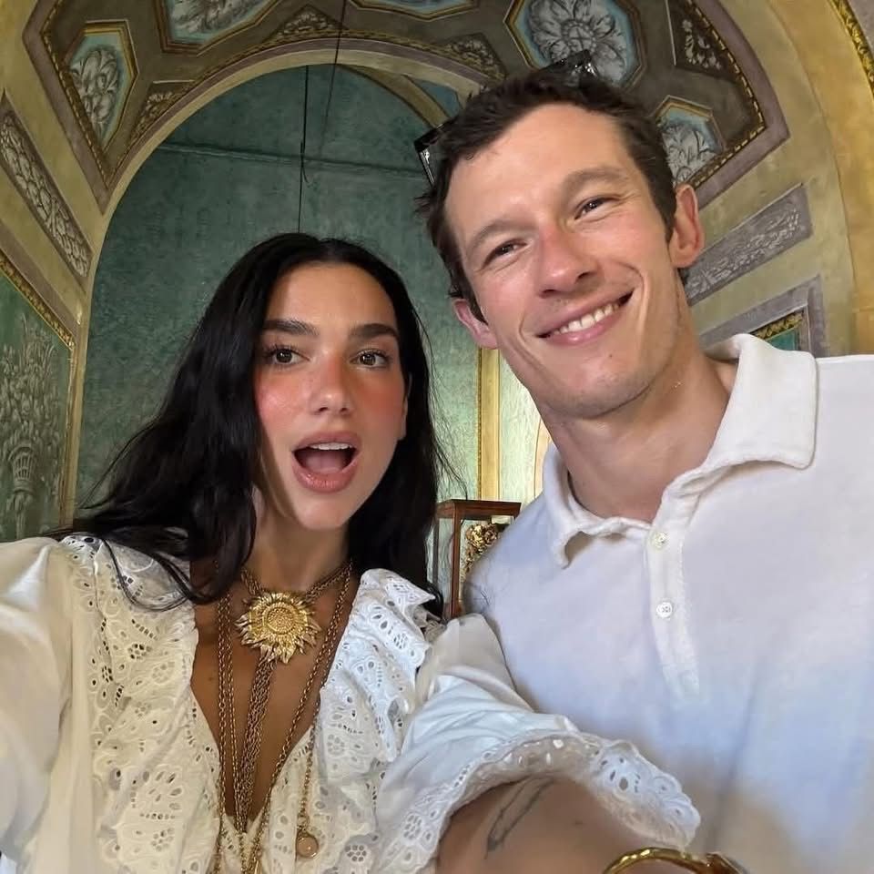 Nozze in villa del Settecento per Dua Lipa a Bagheria, tanti vip. Il matrimonio con Callum Turner il 5 giugno