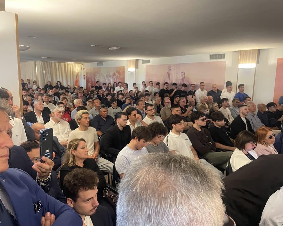 Sociologia di un consenso: Vannacci a Caltanissetta e la generazione che si avvicina alla destra identitaria
