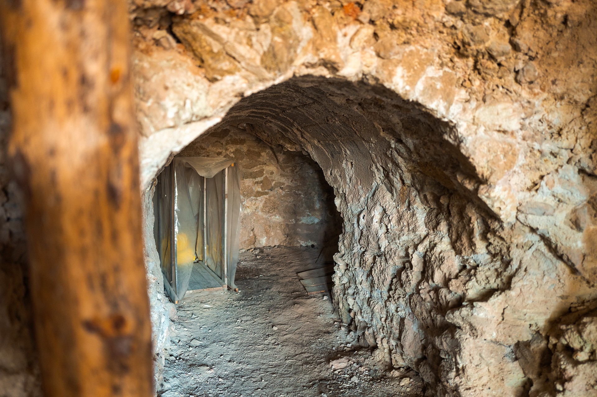 San Cataldo. Attesa per la visita nel parco geo minerario di Gabara degli studenti del Corso di laurea in Geologia dell’Università di Catania