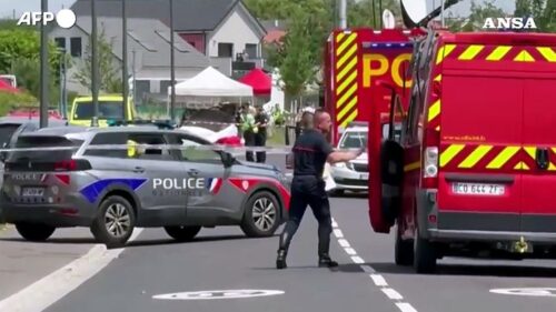 Precipita aereo da turismo e il bilancio è spaventoso: undici le persone morte