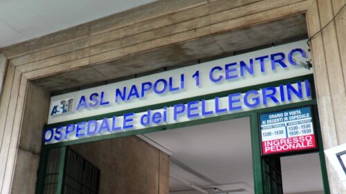 Cade nel vuoto dal belvedere di Monte Echia a Napoli, grave turista palermitano di 20 anni